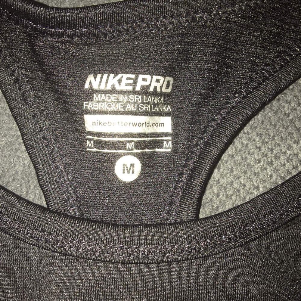 nike sports bra black color - Picture 2 of 4